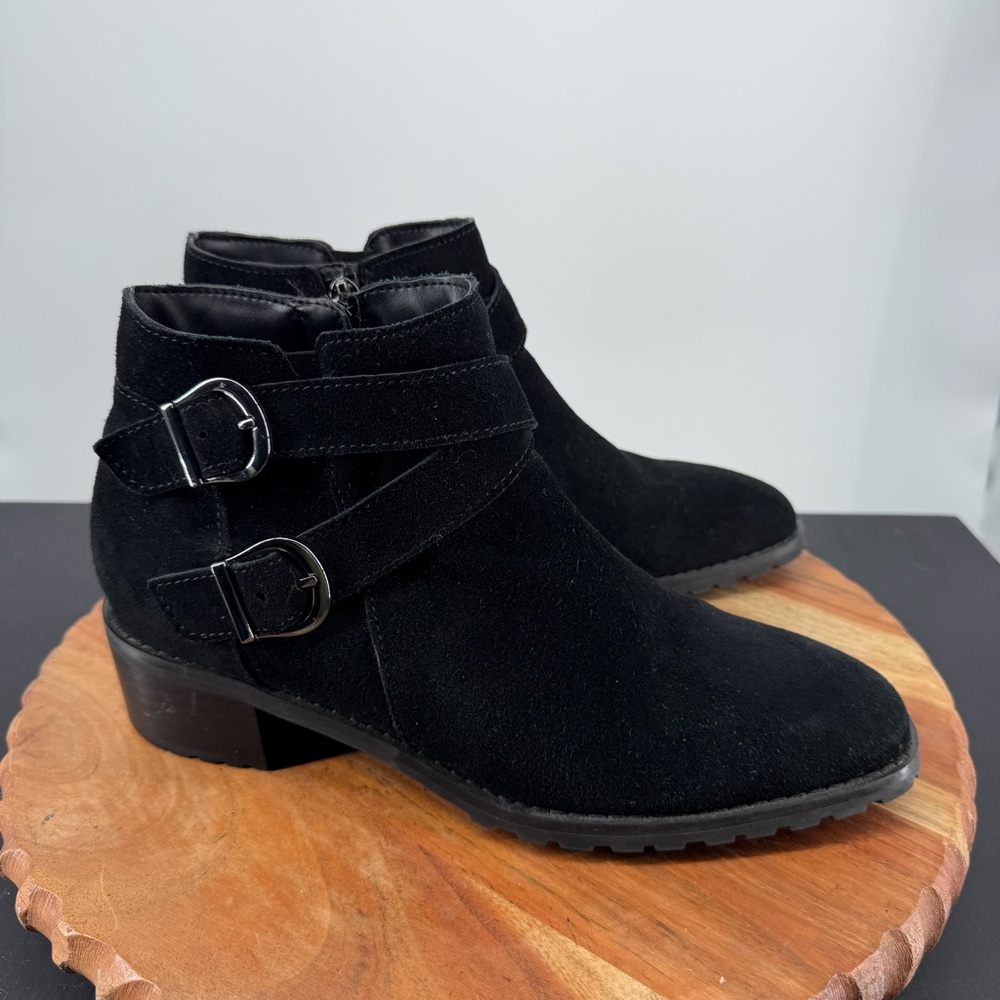 Blondo Waterproof Black Suede‎ Ankle Boots Sway Women's Size 9 buckle detail
